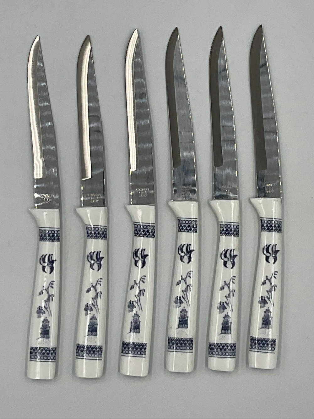 Vintage 6 Piece Blue Willow Design Steak Knives Set Japan